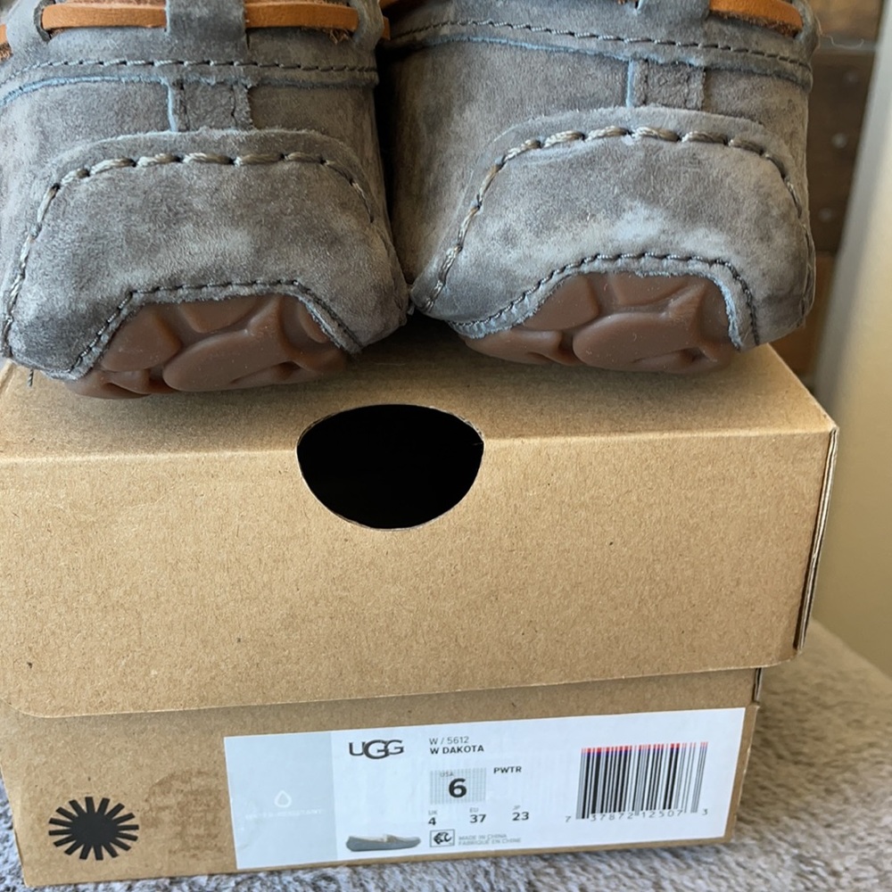 UGG Dakota - Picture 4 of 4